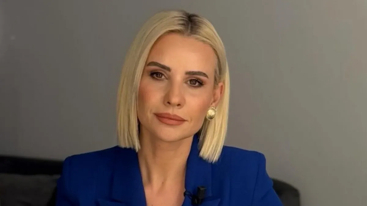 Esra Erol's Hair Curler Accident: Her 'Evil Eye' Explanation